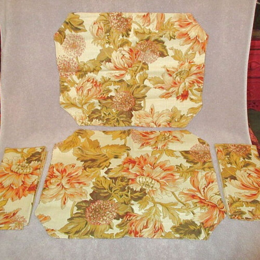 Vtg Floral Jacquard Tapestry Placemats & Napkins French Country Old Money 4 Pc